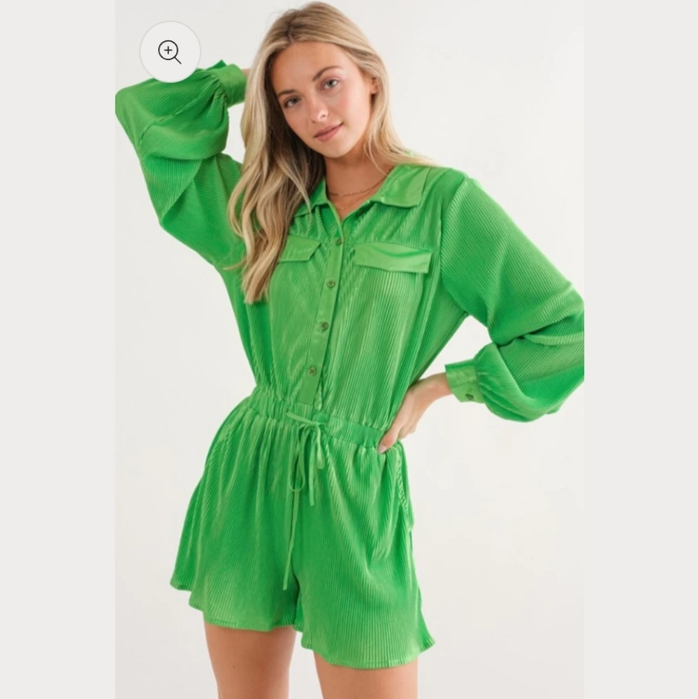 Blue B Accordion Pleat Romper Long Sleeve In Green  Size Small